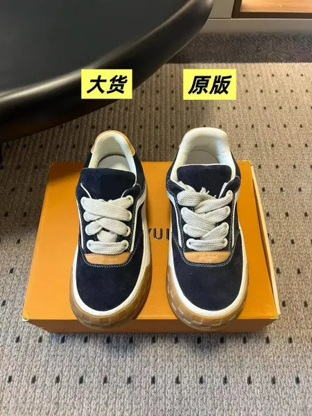 Design Low-Top Suede Sneakers Green White Gum Sole - 14