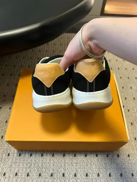 Design Low-Top Suede Sneakers Green White Gum Sole - 24