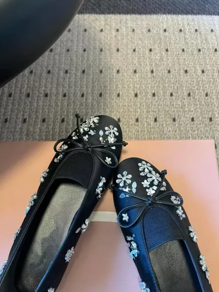 Design Black Crystal-Embellished Bow Flat Shoes Casual Shoes - 11