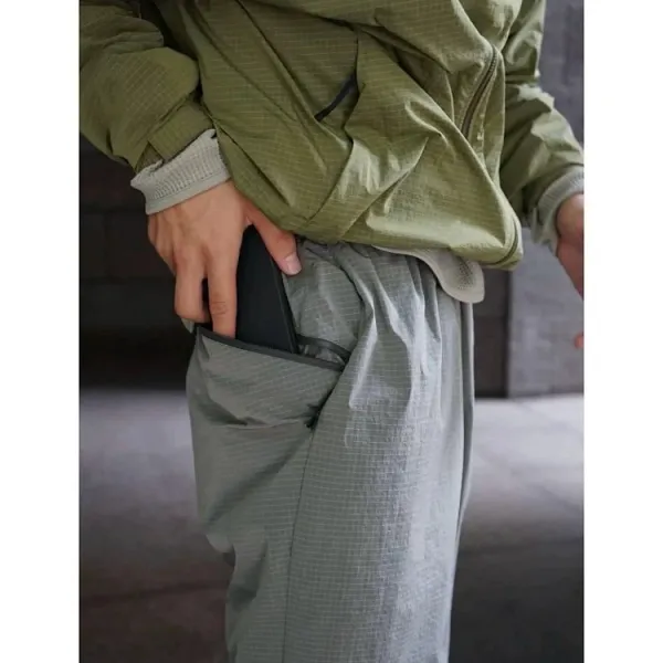 Design Grid-Textured Cargo Pants in Gray - 4