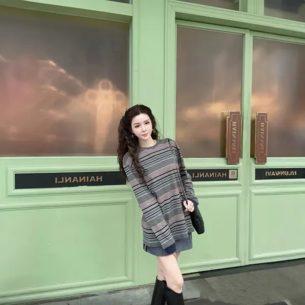 Design Striped Oversized Long-Sleeve Top in Gray Multicolor - 3