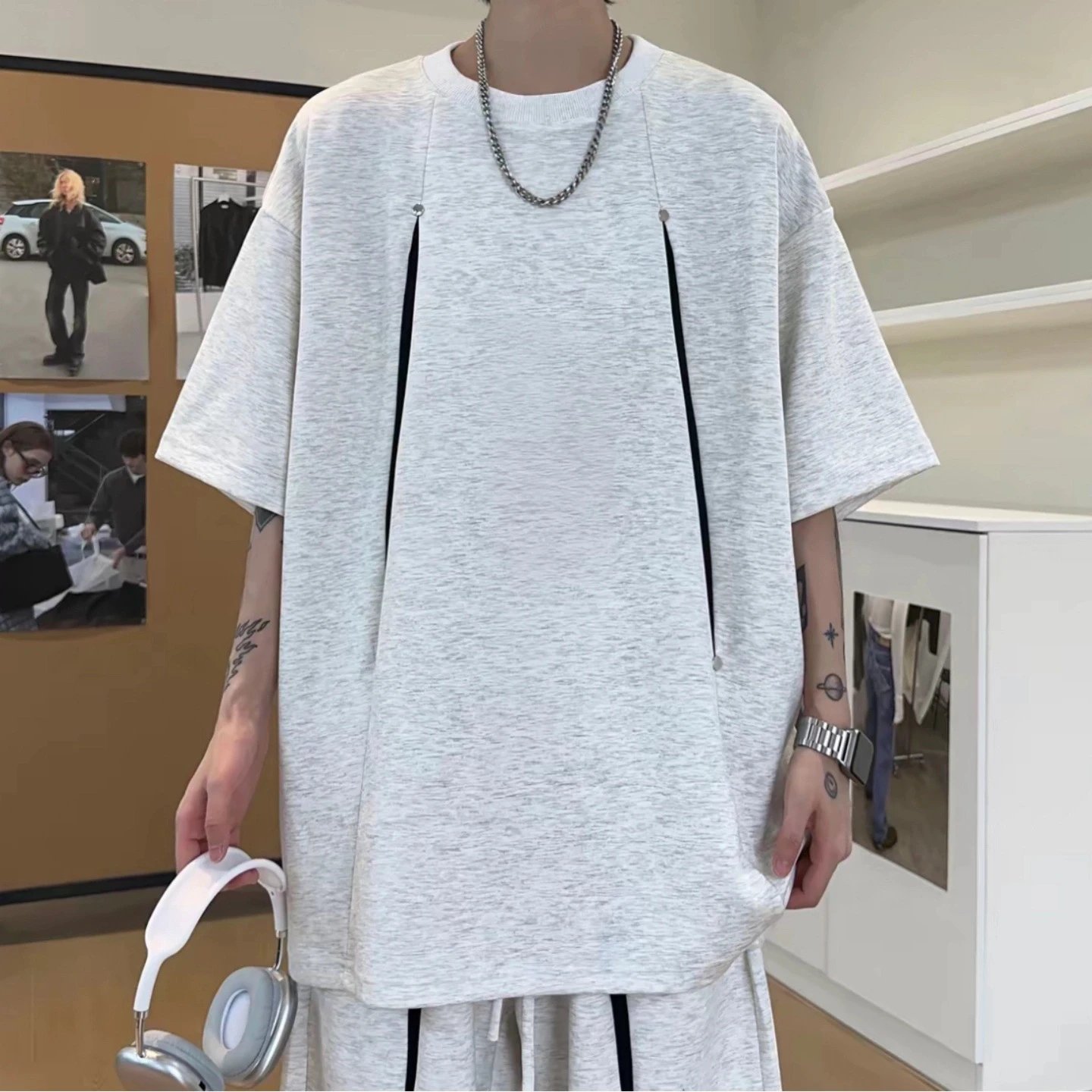 白花灰衣服