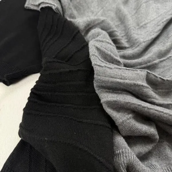 Design Short-Sleeve Turtleneck Sweater Gray - 26
