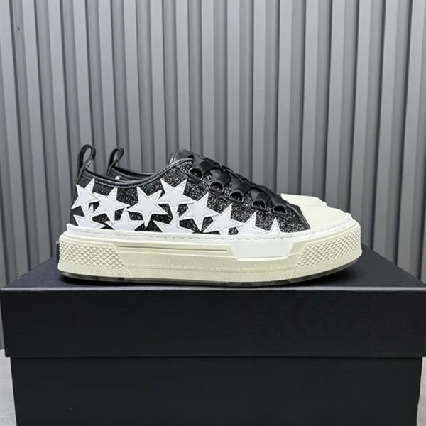 Design Star-Embellished Platform Sneakers White / Black - 6