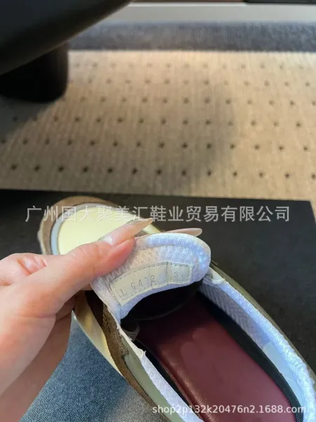Chanel Runway Sneakers White Navy Beige Sneakers - 30
