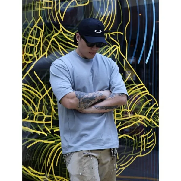 Oakley Logo Embroidered Gray T-Shirt and Black Baseball Cap - 18