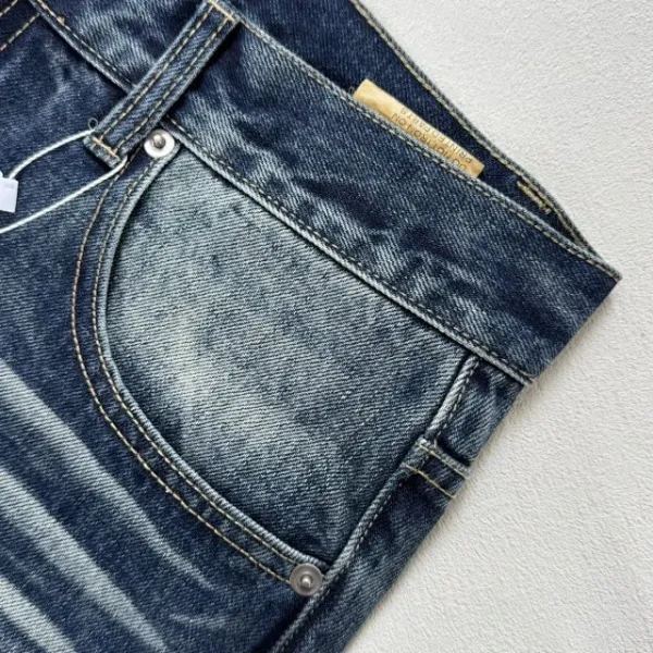 Design Wide-Leg Distressed Blue Jeans - 15
