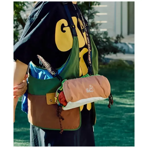 Design Go Slow Caravan Hot Dog Belt Bag Multicolor Crossbody Bag Crossbody Bags - 12