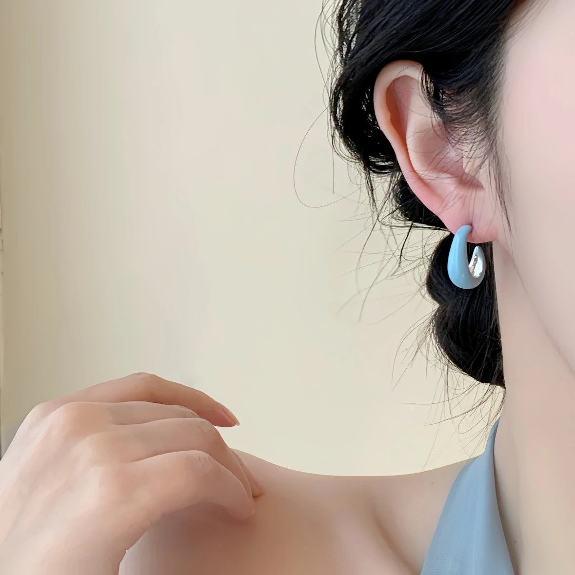 Design Minimalist Glossy White Hoop Earrings Jewelry - 5