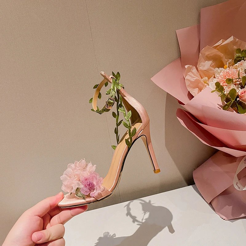 Design Floral Vine Ankle-Strap Stiletto Heels White - 7