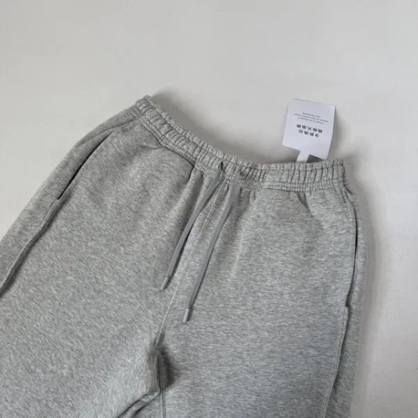 Design Oversized Metallic Knit Sweater Gray Sweatpants Black Leather Hobo Bag - 13