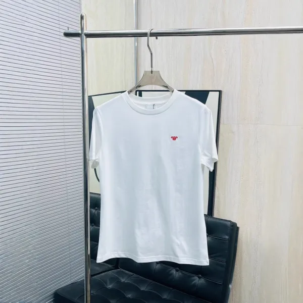 Design Minimalist Embroidered Logo Black T-Shirt - 4