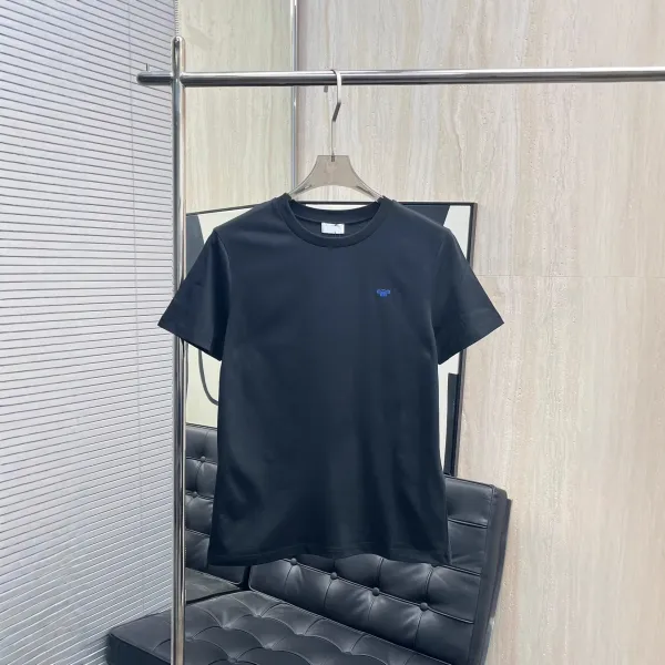 Design Minimalist Embroidered Logo Black T-Shirt - 1