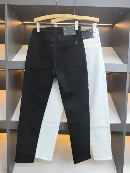 Off-White White Denim Jeans with Industrial Tag - 37