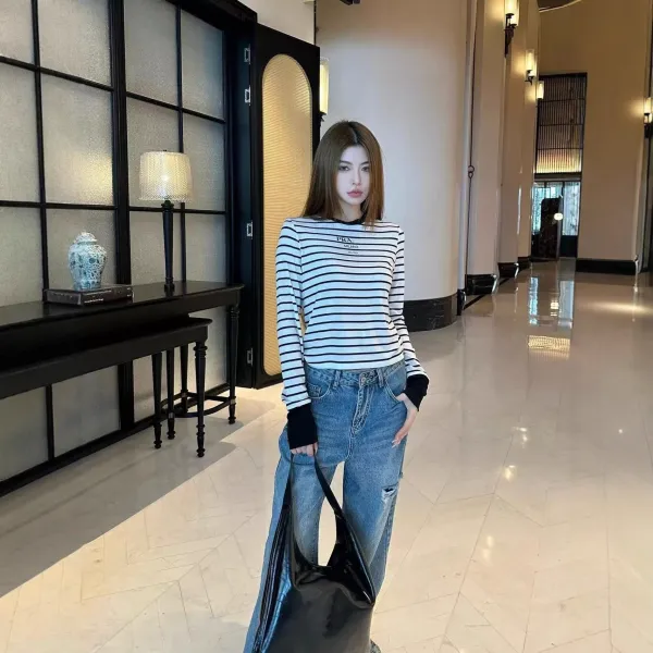 Prada Striped Logo Long-Sleeve Cropped Top White / Black T-Shirts - 3