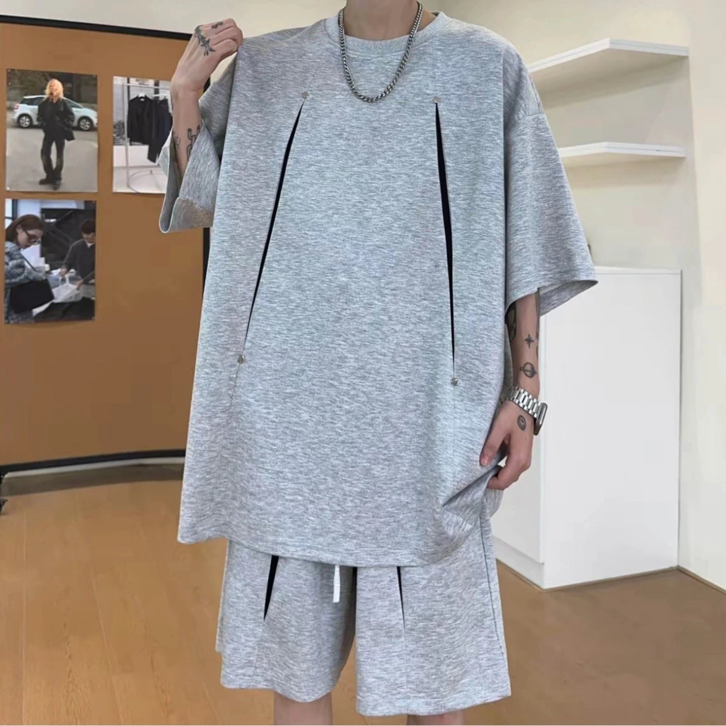 灰色衣服