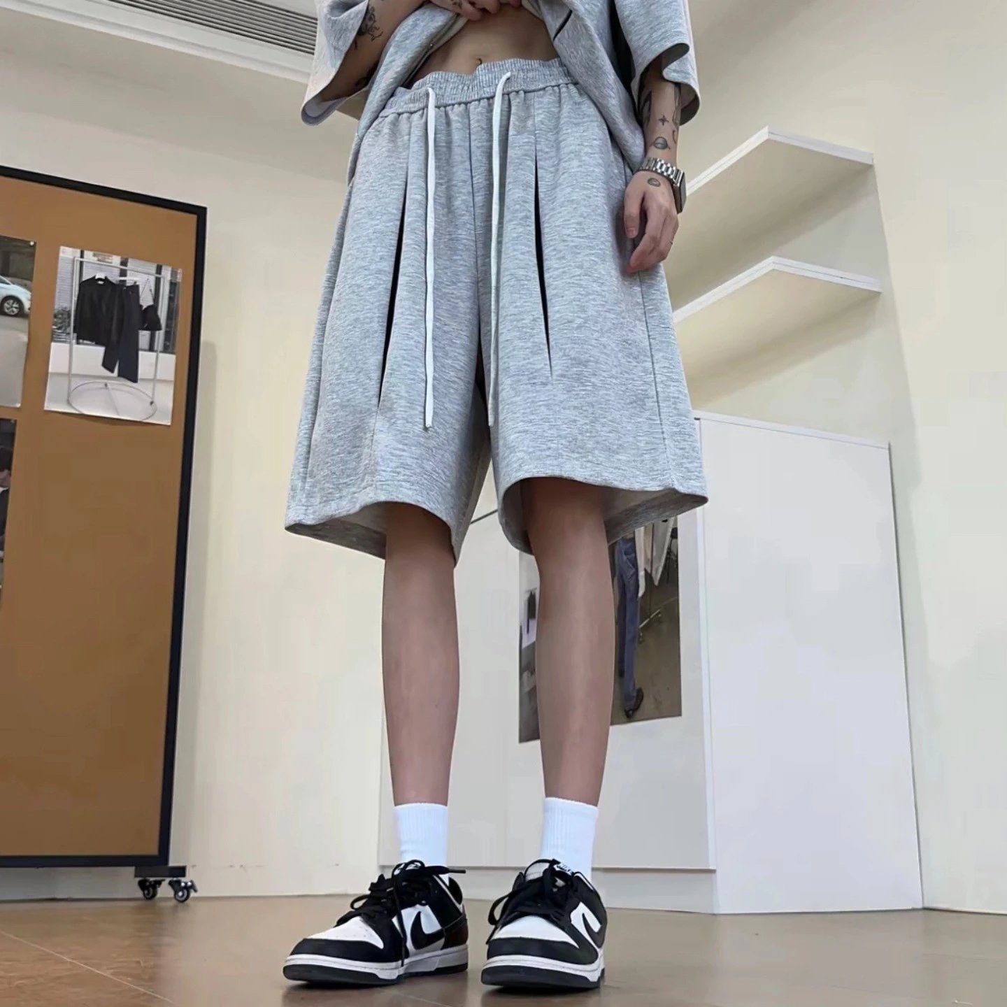 灰色裤子