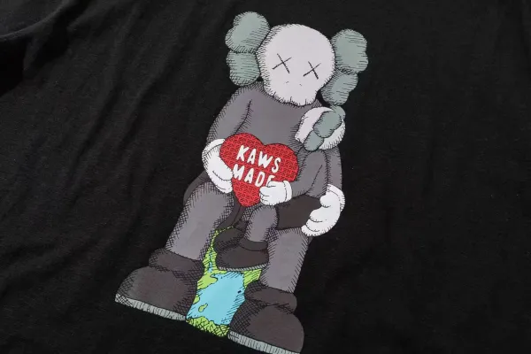 Human Made x KAWS Heart T-Shirt White - 24