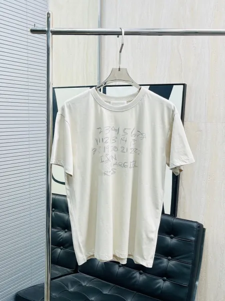Maison Margiela Tabi Numerals Black T-Shirt - 7
