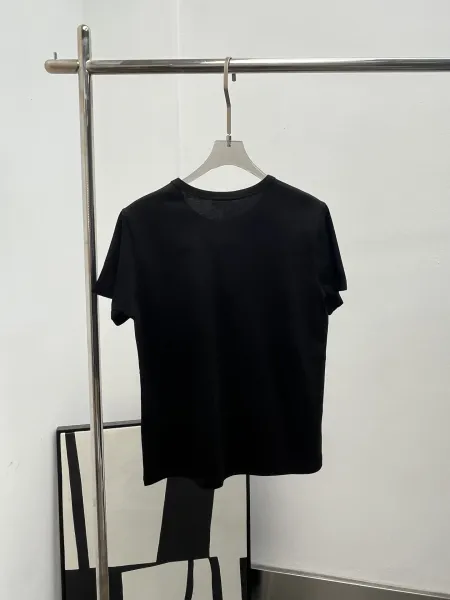 Design Minimalist Embroidered Logo Black T-Shirt Tops.t Shirts - 9