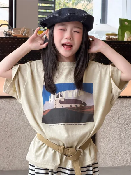 Design Hollywood Graphic Oversized T-Shirt Beige with Striped Pants and Beret - 16