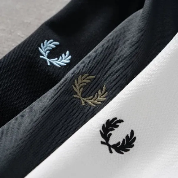 Fred Perry T-Shirt with Laurel Wreath Logo in Charcoal Gray - 20