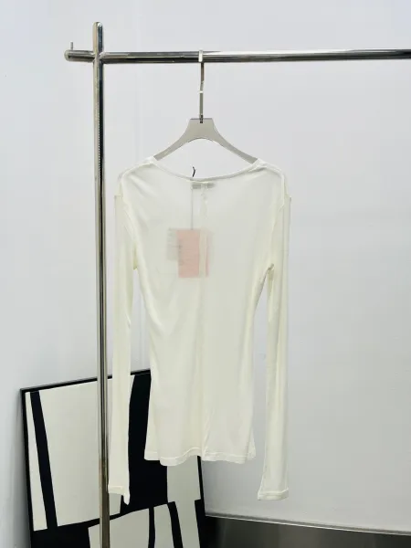 Design Long Sleeve V-Neck Base Layer Cream Top - 9