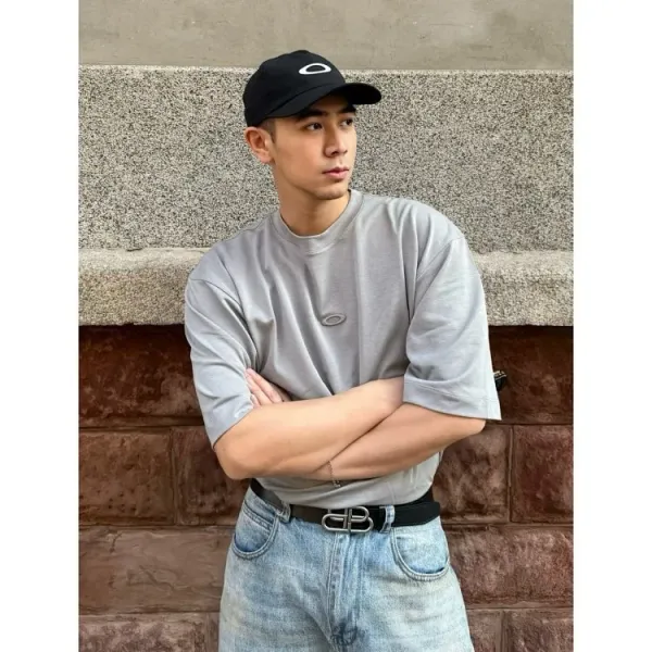 Oakley Logo Embroidered Gray T-Shirt and Black Baseball Cap - 13
