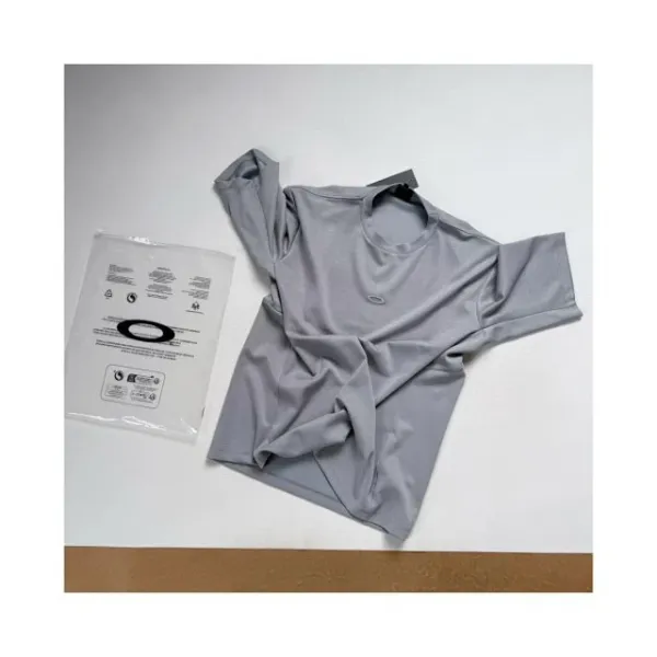 Oakley Logo Embroidered Gray T-Shirt and Black Baseball Cap - 20