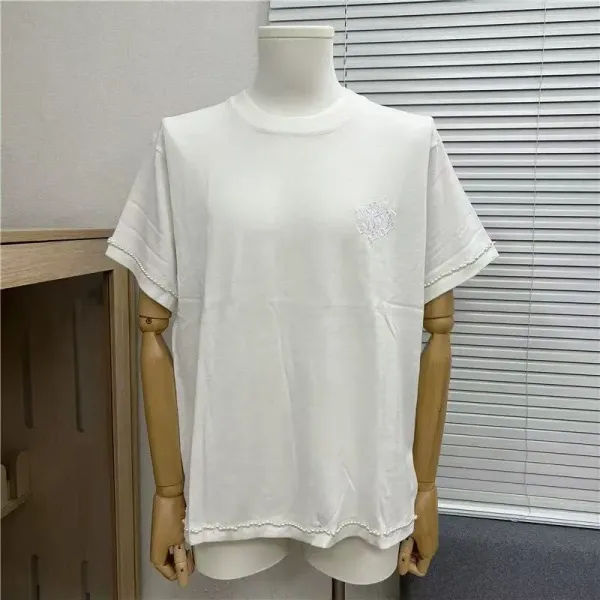 Design Black Embossed Floral T-Shirt - 2