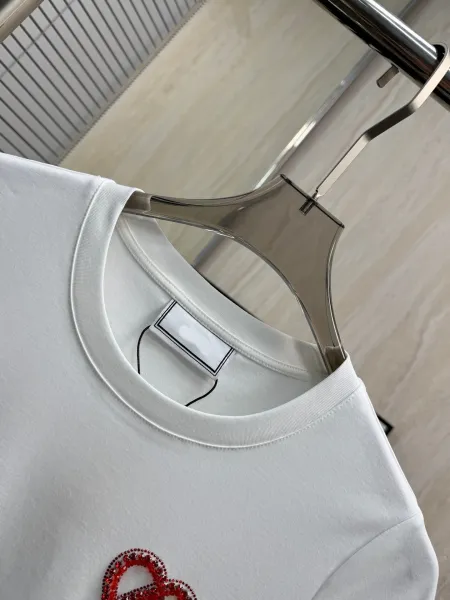 AMI Paris Heart Embroidered White T-Shirt - 9