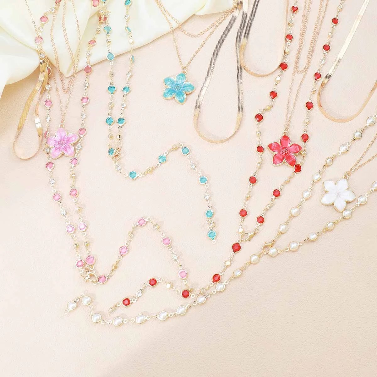 Design Layered Pearl Flower Pendant Necklace Gold Jewelry - 12