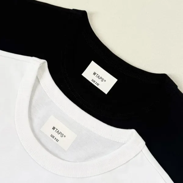 Design WTAPS Logo Long Sleeve Tee Black / White T-Shirts - 23