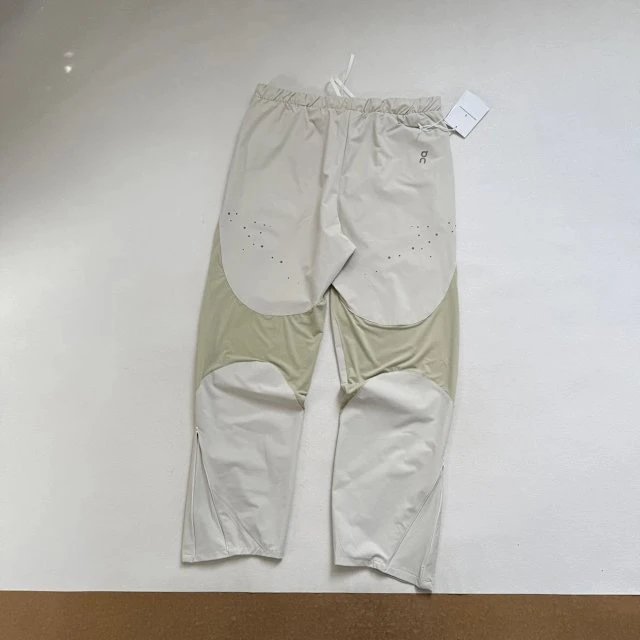 Design Technical Pants Gray Multi-Tone Windbreaker-Style Pants - 31