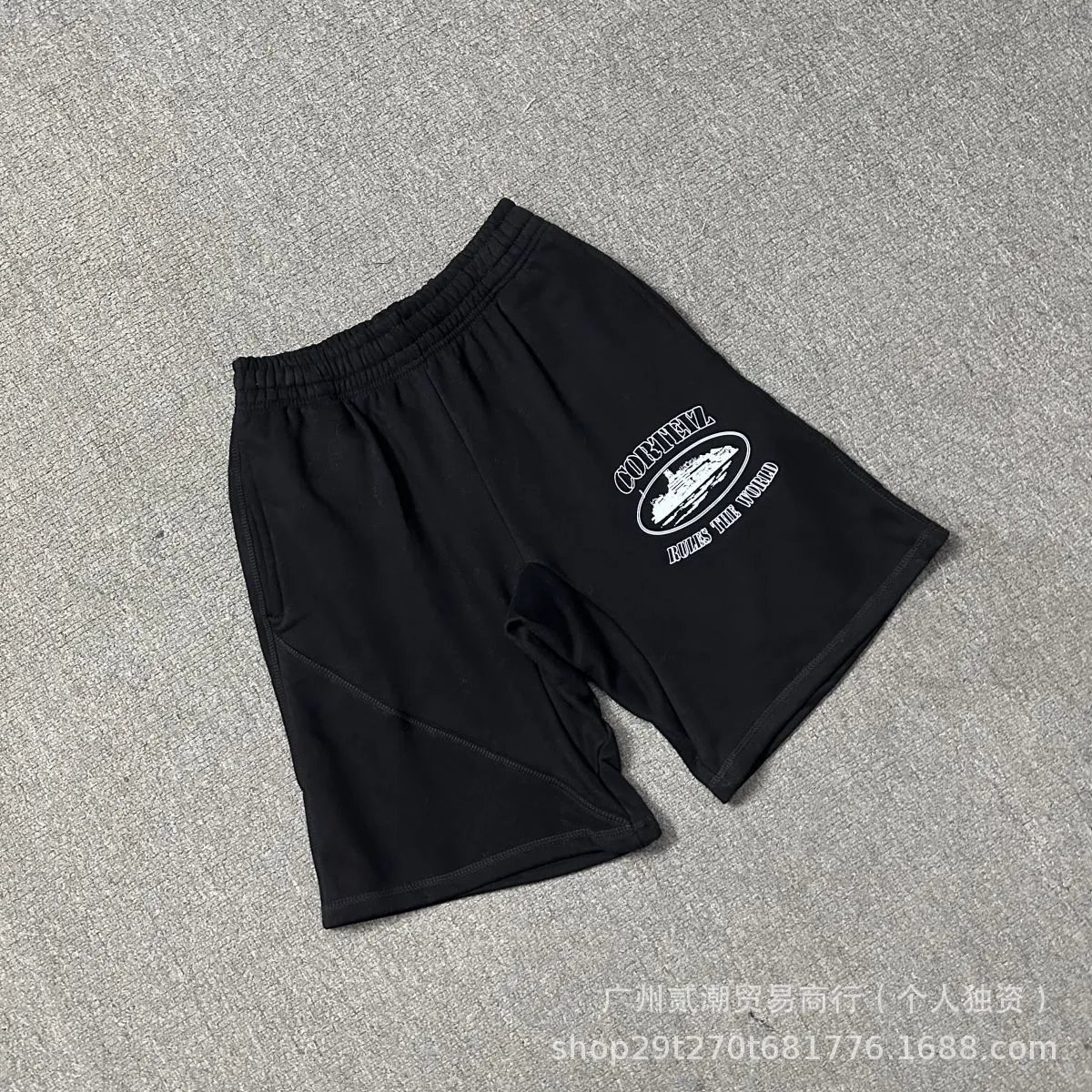 Design Graphic Print Black Sweat Shorts - 38