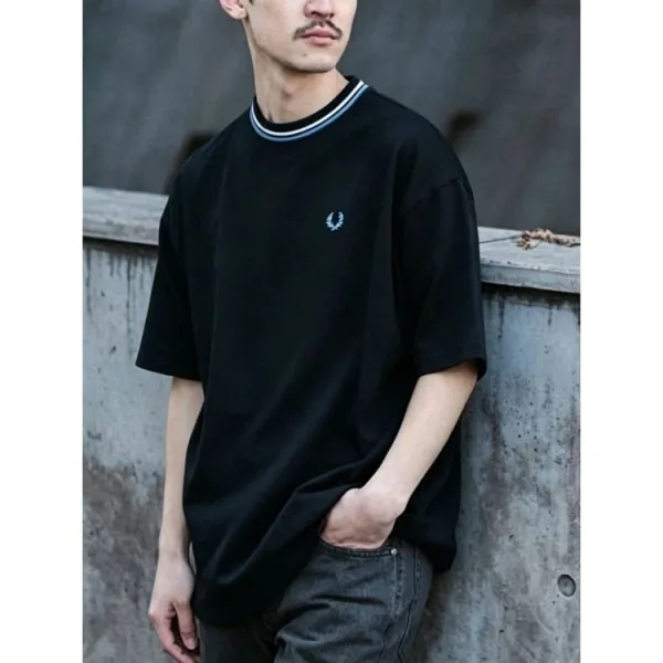 Fred Perry T-Shirt with Laurel Wreath Logo in Charcoal Gray - 5