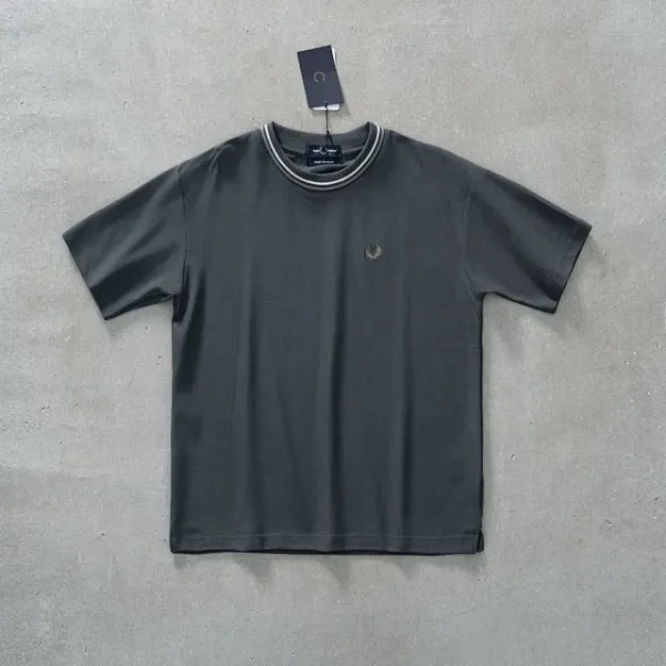 Fred Perry T-Shirt with Laurel Wreath Logo in Charcoal Gray - 17