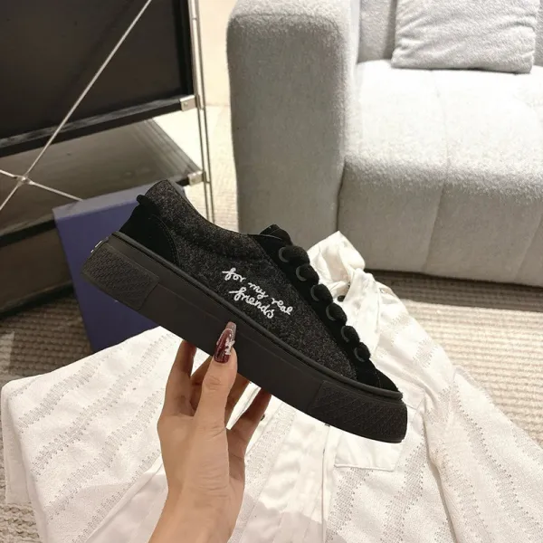 Design Embroidered Slogan Platform Sneakers Black - 1