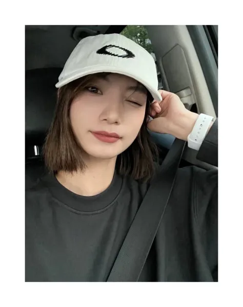 Oakley Distortion Logo Baseball Cap Black and White - 7
