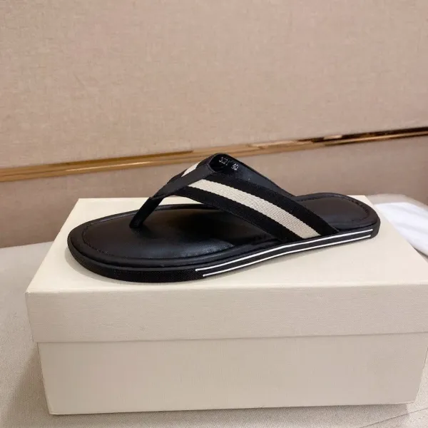 Design Stripe-Trimmed Black Leather Flip-Flop Sandals Slippers - 1