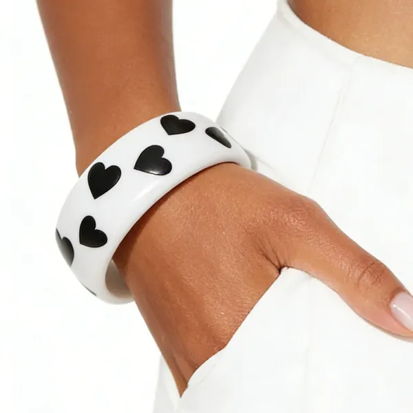 Design Green and Cream Resin Bead Stretch Bracelet - 22