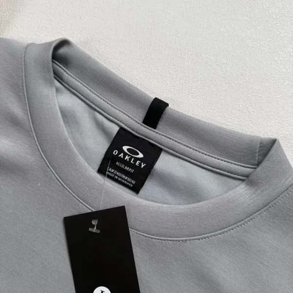 Oakley Logo Embroidered Gray T-Shirt and Black Baseball Cap - 26