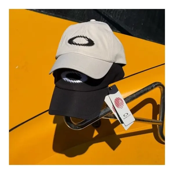 Oakley Distortion Logo Baseball Cap Black and White - 12