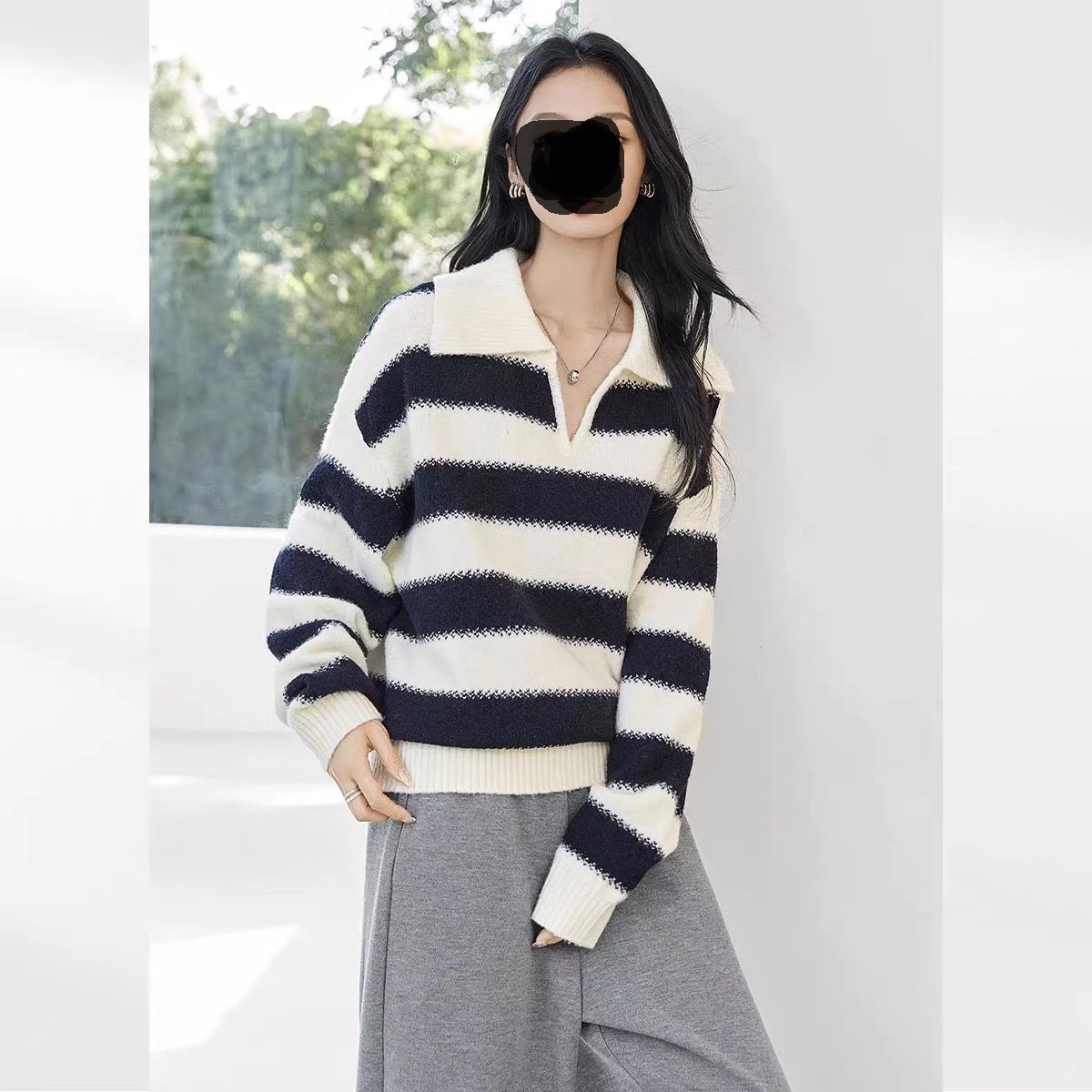 Design Striped Collared Knit Sweater in Navy and Cream Sweater - 3