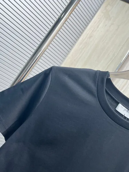 Design Minimalist Embroidered Logo Black T-Shirt - 5