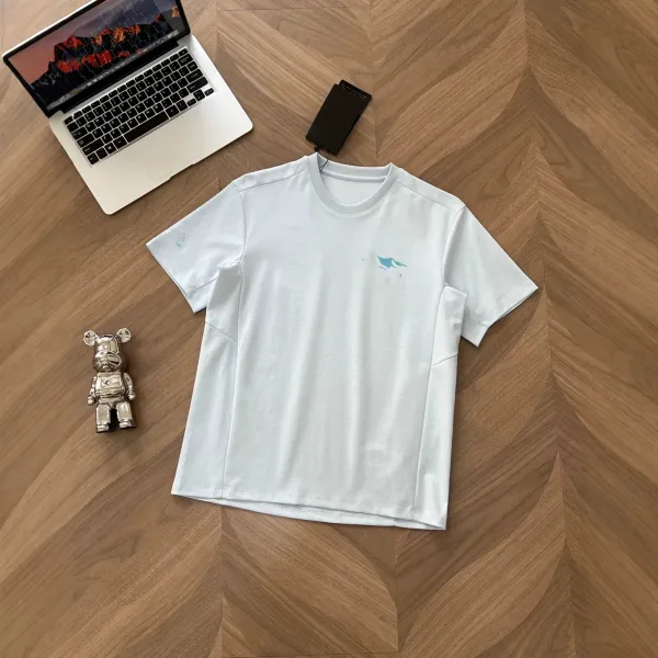 Design Minimalist Mountain Print T-Shirt White - 1