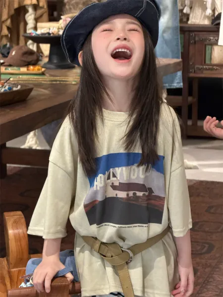 Design Hollywood Graphic Oversized T-Shirt Beige with Striped Pants and Beret - 11