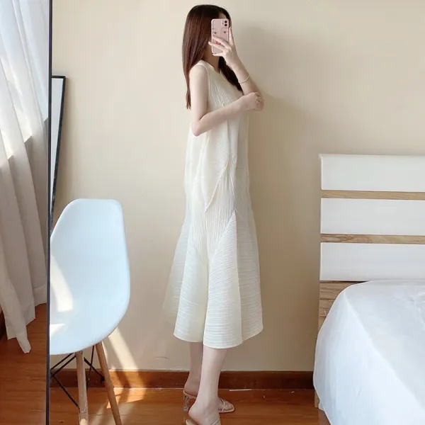 Design Pleated Sleeveless Maxi Dress in Ivory Dress - 6