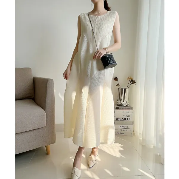 Design Pleated Sleeveless Maxi Dress in Ivory Dress - 8