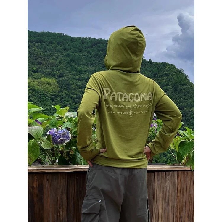 Patagonia P-6 Logo Responsibili-Tee Hooded Long Sleeve T-Shirt Olive Green Hoodie - 13
